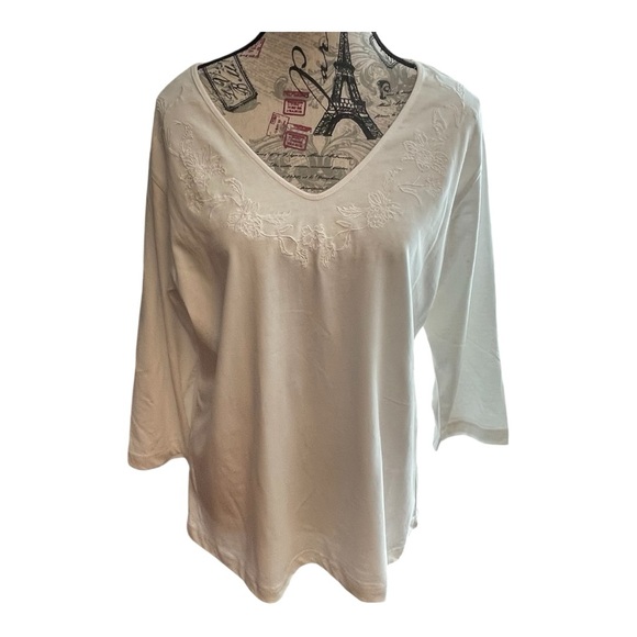AKS Tops - Elegant White Embroidered Women's Top